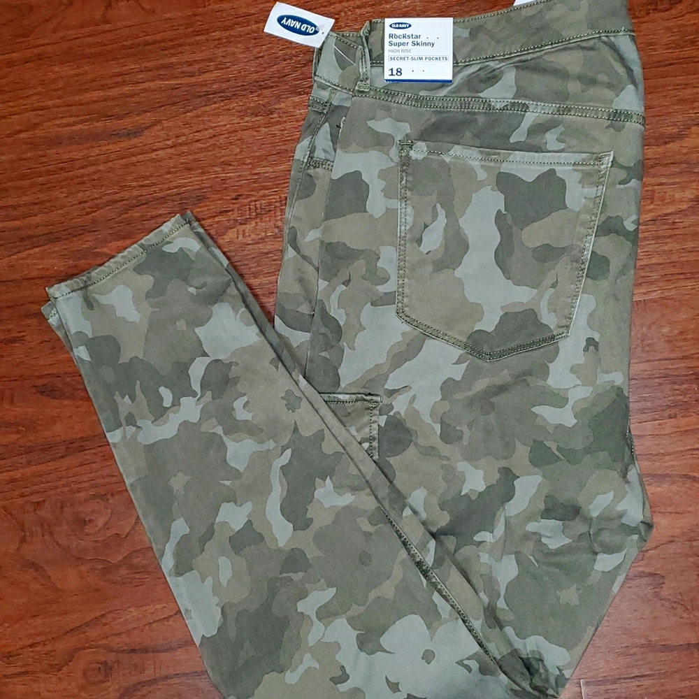 Old Navy Rockstar Super Skinny Jeans